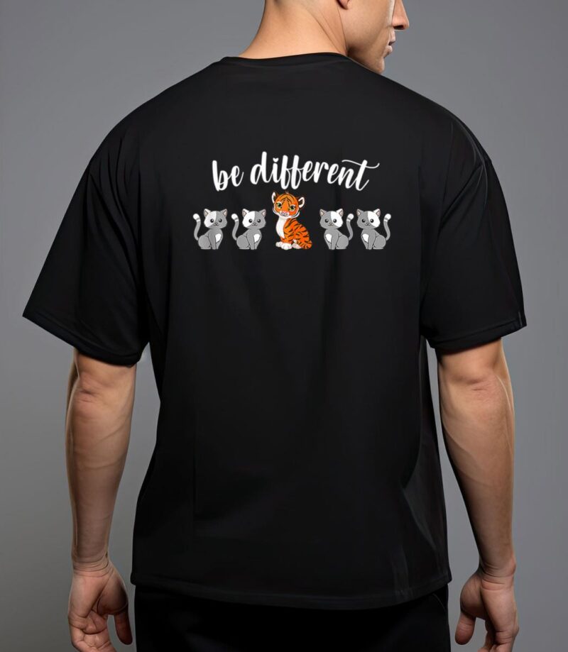Gardener cat flower kitty cats art T-Shirt